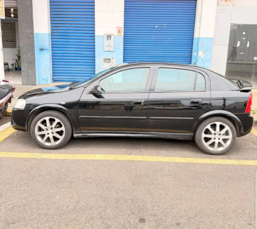 CHEVROLET Astra Hatch - Foto