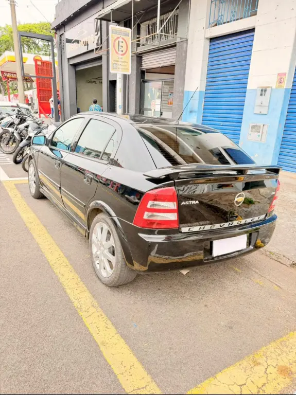 CHEVROLET Astra Hatch - Foto