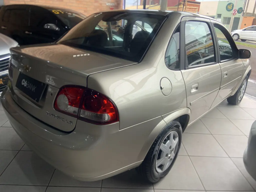 CHEVROLET Classic Sedan - Foto