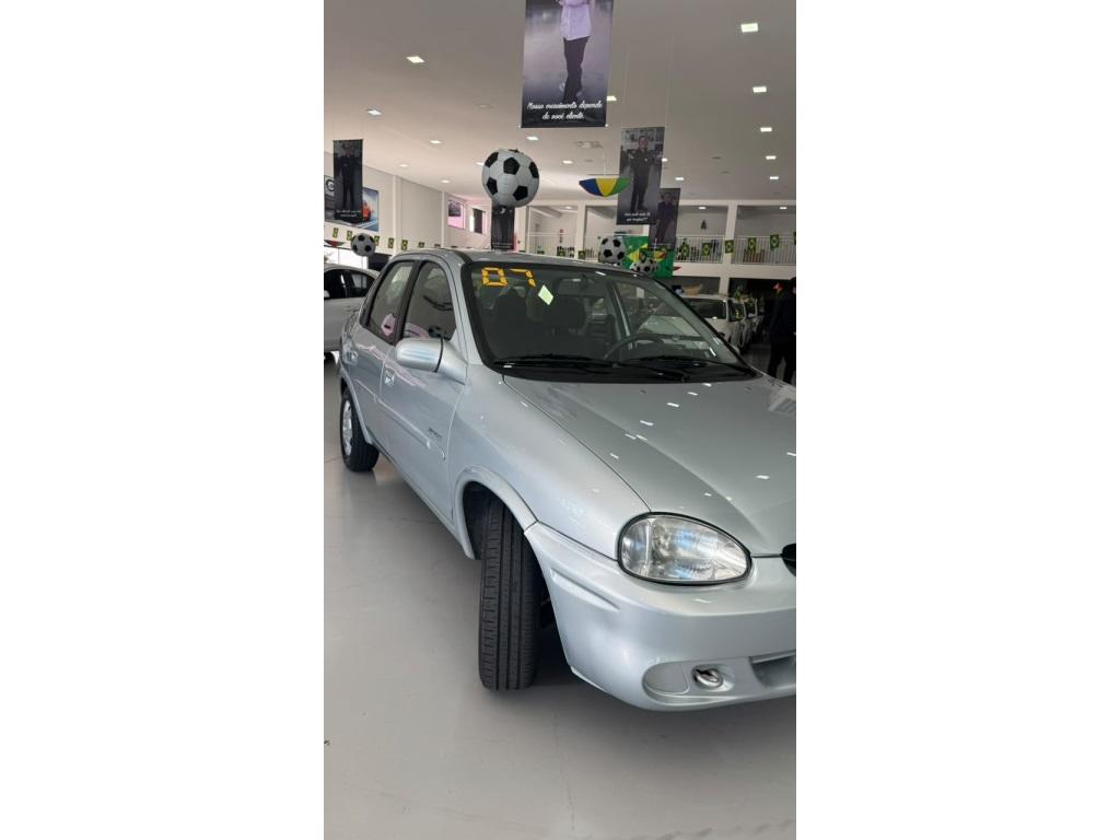 CHEVROLET Classic Sedan - Foto