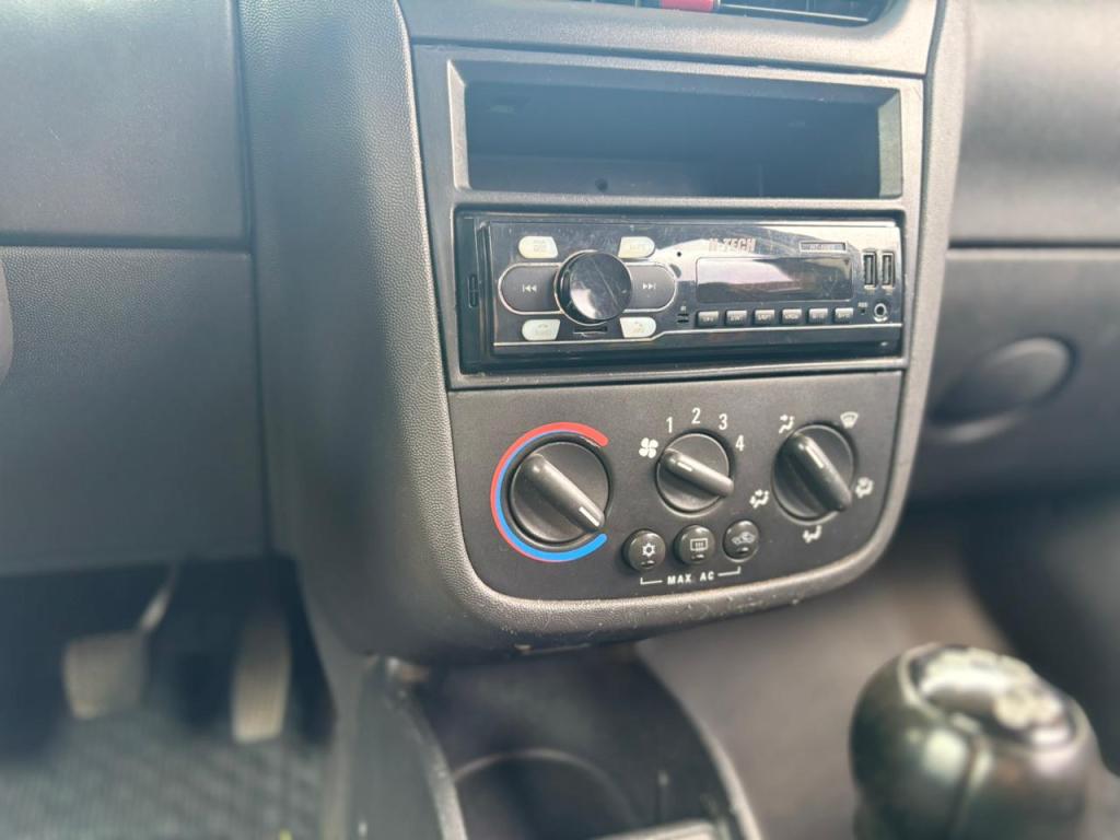 CHEVROLET Corsa Hatch - Foto