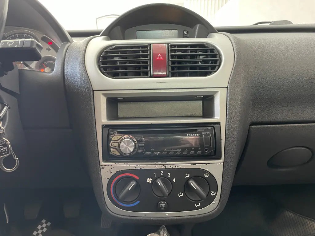 CHEVROLET Corsa Sedan - Foto