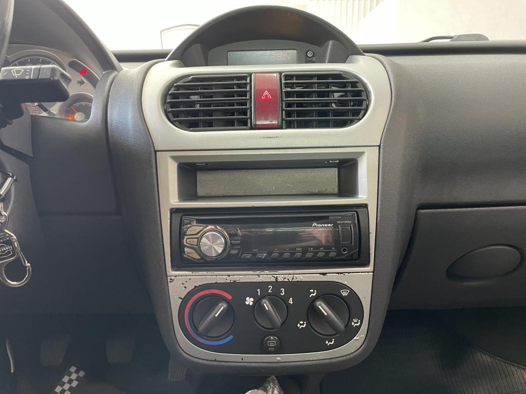 CHEVROLET Corsa Sedan - Foto