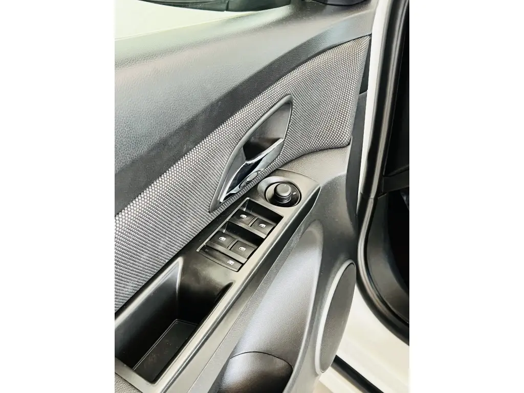 CHEVROLET Cruze Hatch - Foto