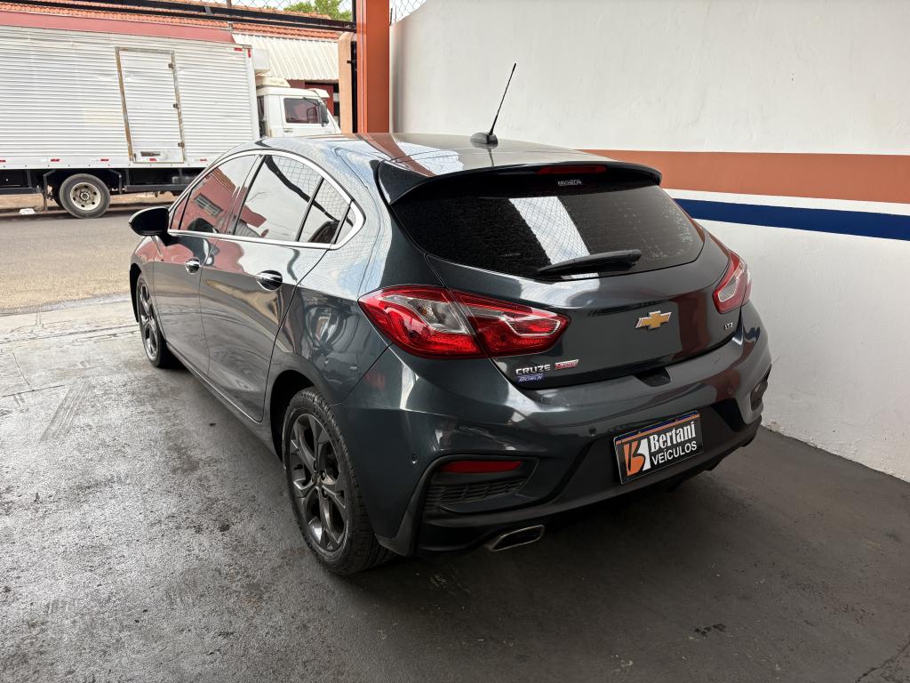 CHEVROLET Cruze Hatch - Foto