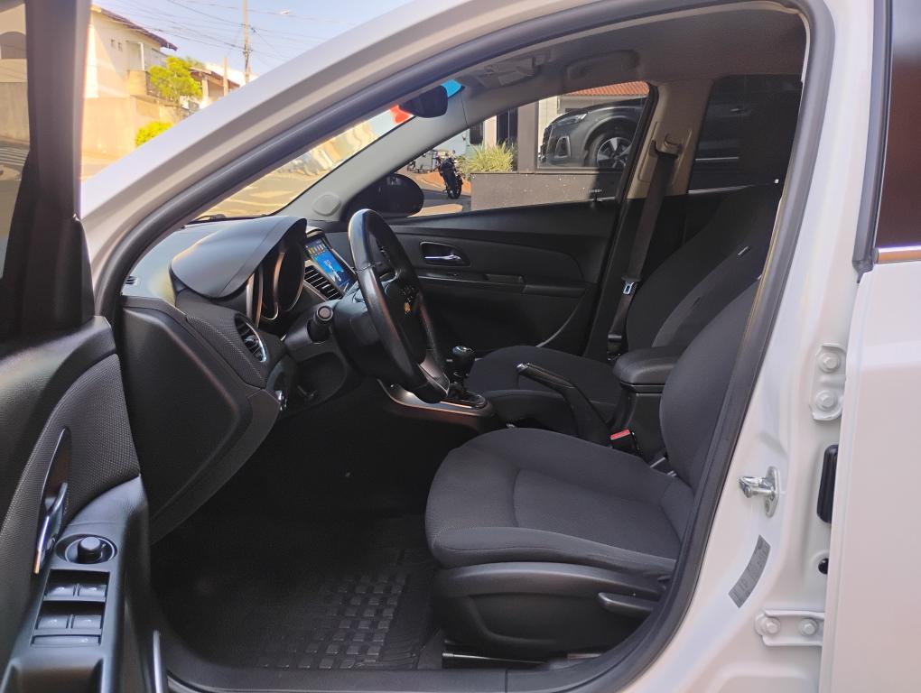 CHEVROLET Cruze Hatch - Foto