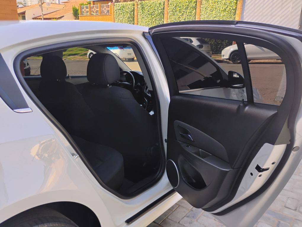 CHEVROLET Cruze Hatch - Foto