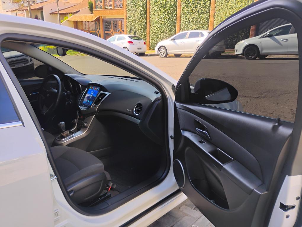 CHEVROLET Cruze Hatch - Foto