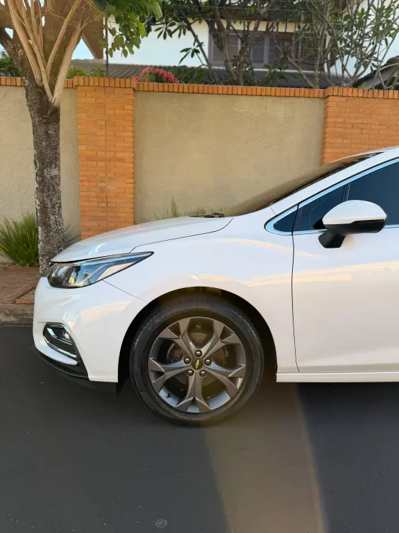 CHEVROLET Cruze Hatch - Foto