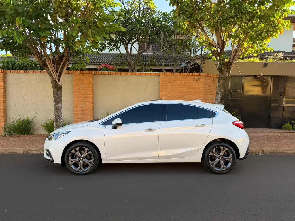 CHEVROLET Cruze Hatch - Foto