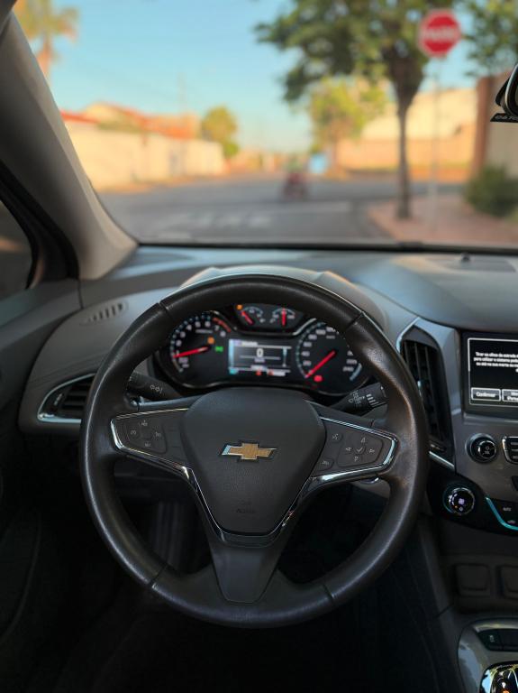 CHEVROLET Cruze Hatch - Foto