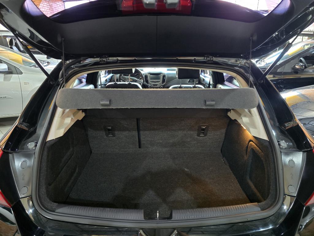 CHEVROLET Cruze Hatch - Foto