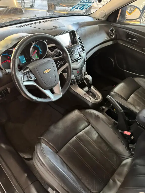 CHEVROLET Cruze Hatch - Foto