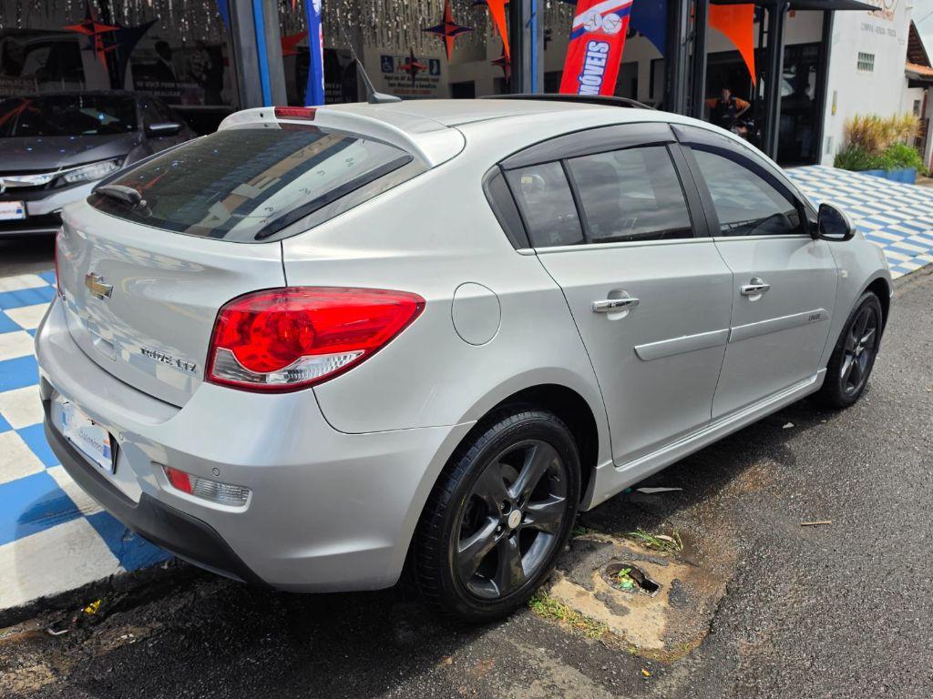 CHEVROLET Cruze Hatch - Foto