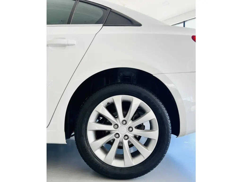 CHEVROLET Cruze Sedan - Foto