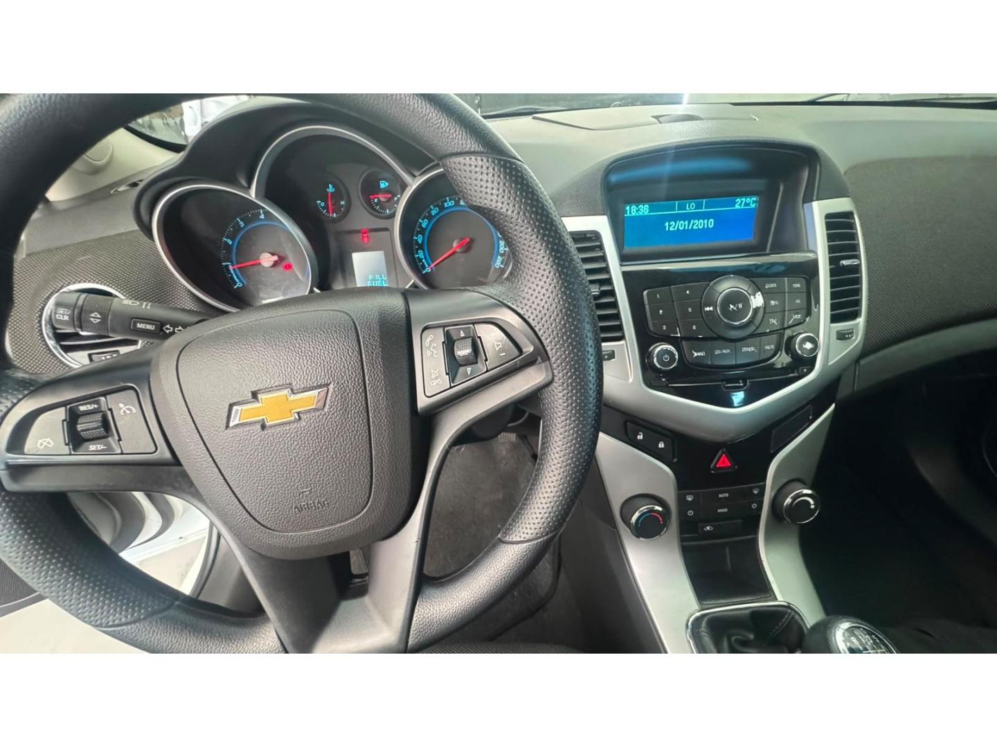 CHEVROLET Cruze Sedan - Foto