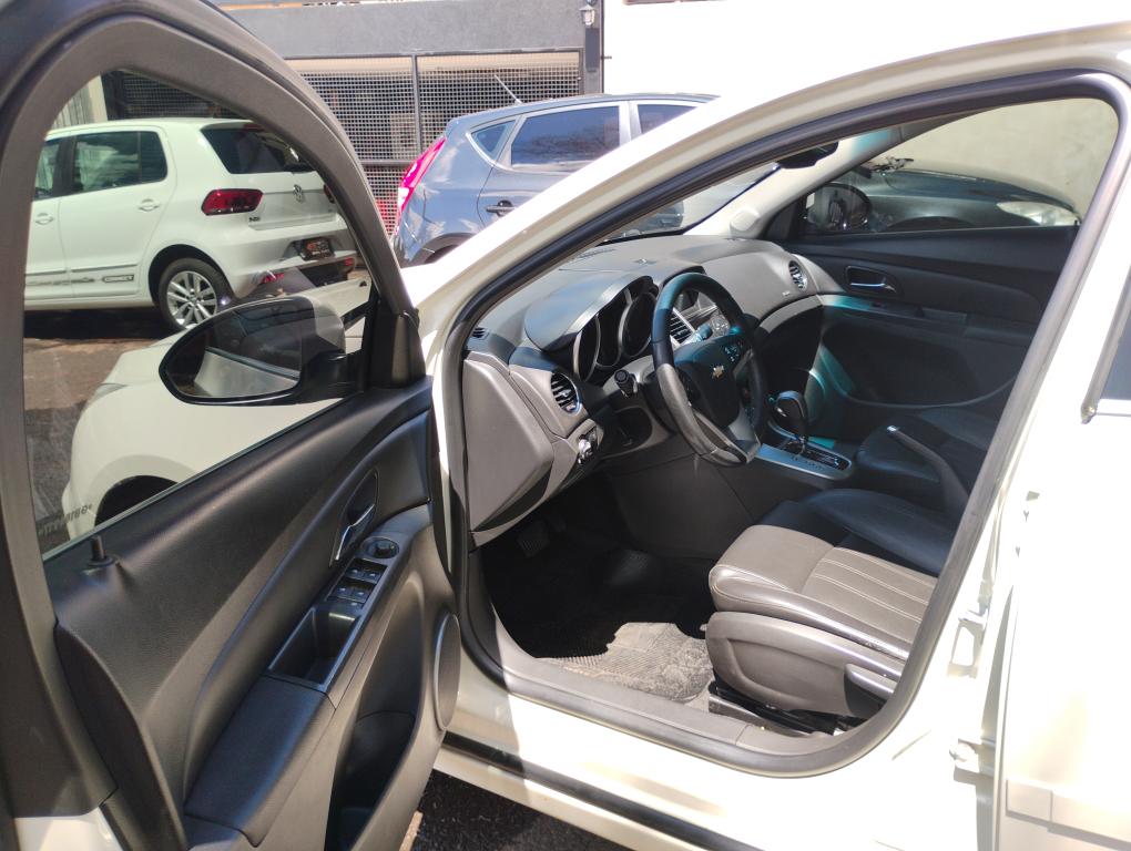 CHEVROLET Cruze Sedan - Foto