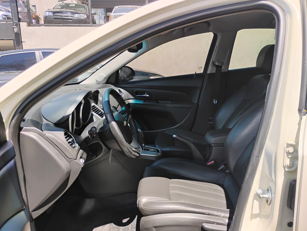 CHEVROLET Cruze Sedan - Foto