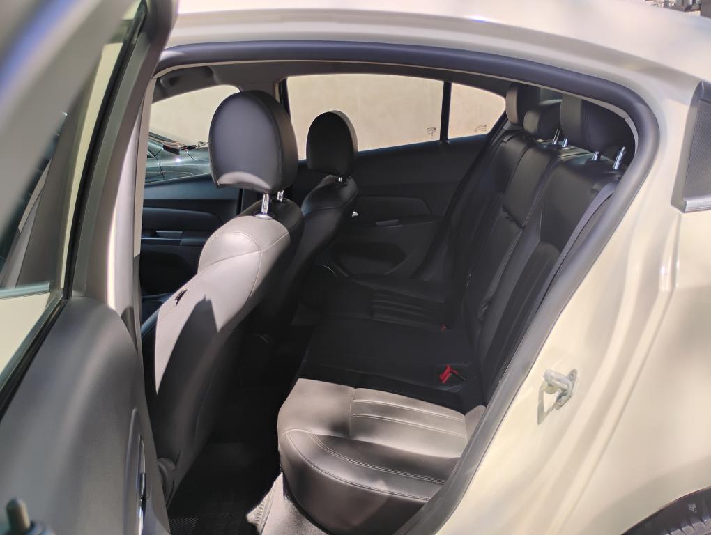 CHEVROLET Cruze Sedan - Foto