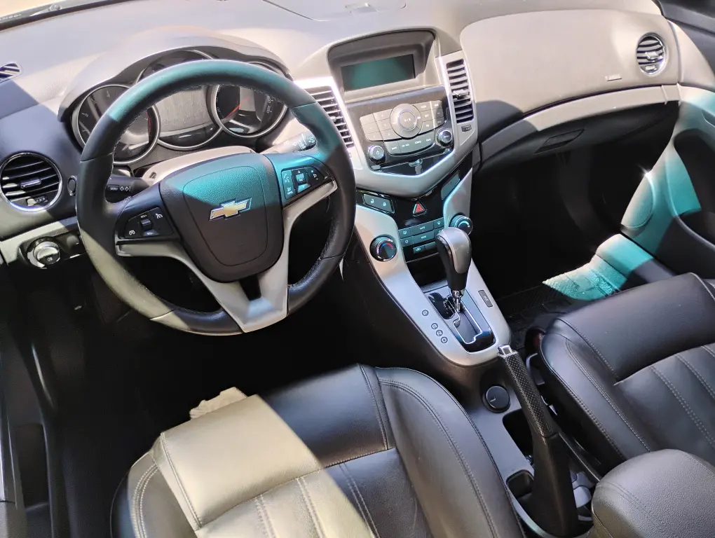 CHEVROLET Cruze Sedan - Foto
