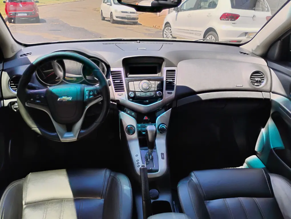 CHEVROLET Cruze Sedan - Foto