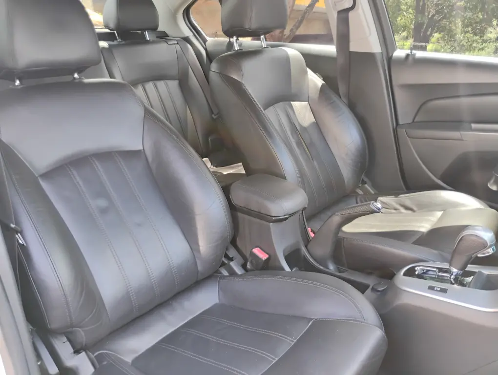 CHEVROLET Cruze Sedan - Foto