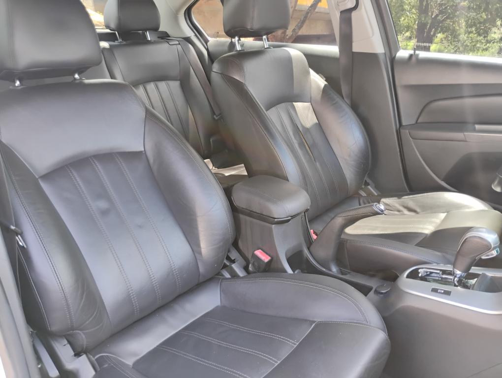 CHEVROLET Cruze Sedan - Foto