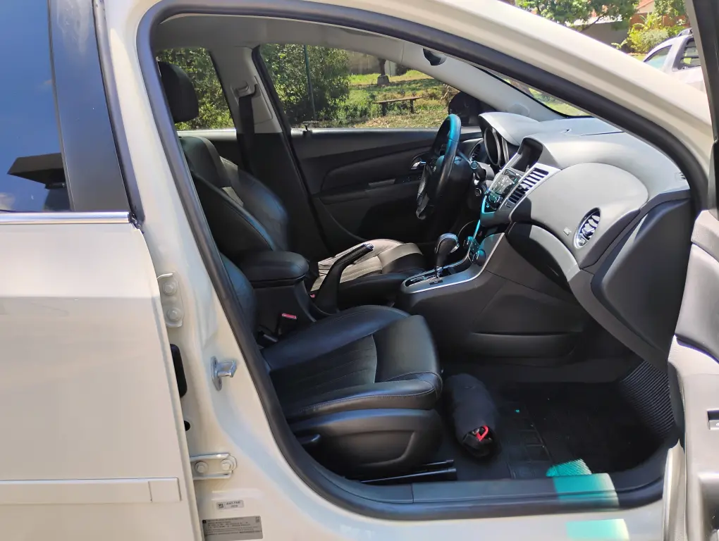 CHEVROLET Cruze Sedan - Foto