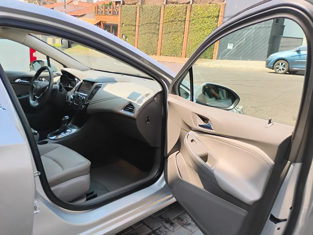 CHEVROLET Cruze Sedan - Foto