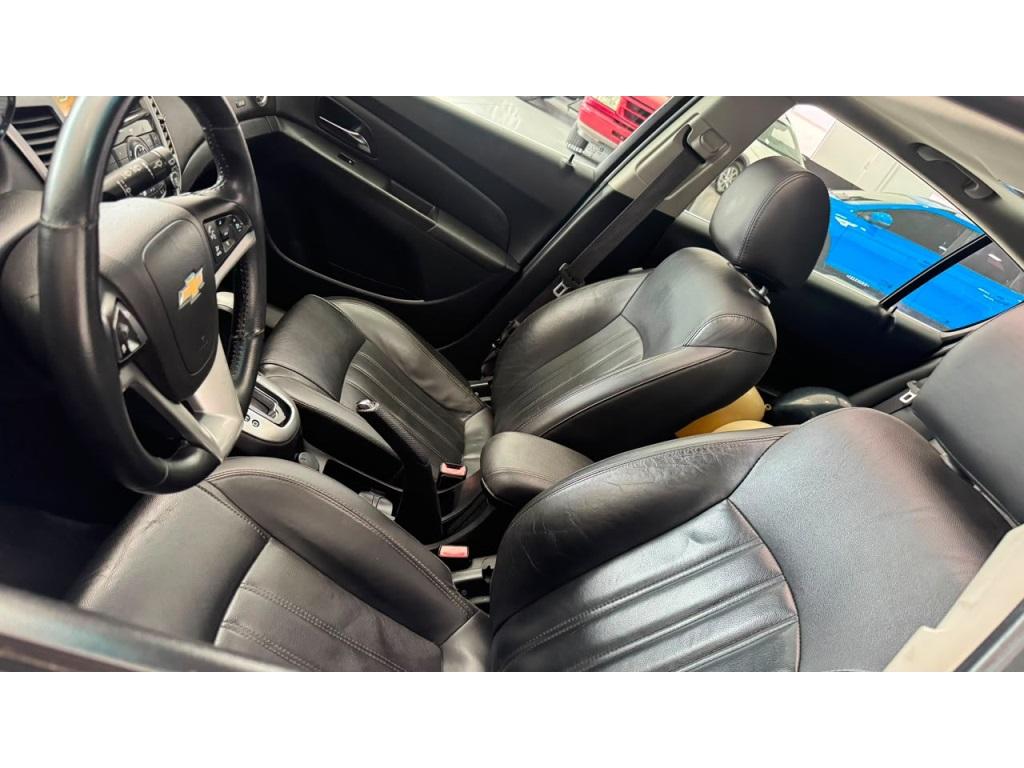CHEVROLET Cruze Sedan - Foto