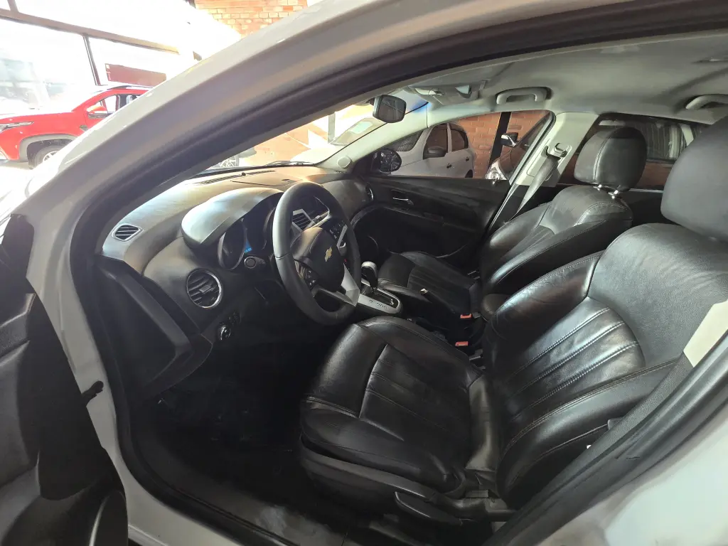 CHEVROLET Cruze Sedan - Foto
