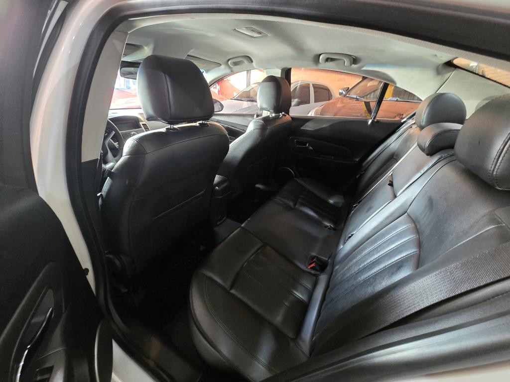 CHEVROLET Cruze Sedan - Foto