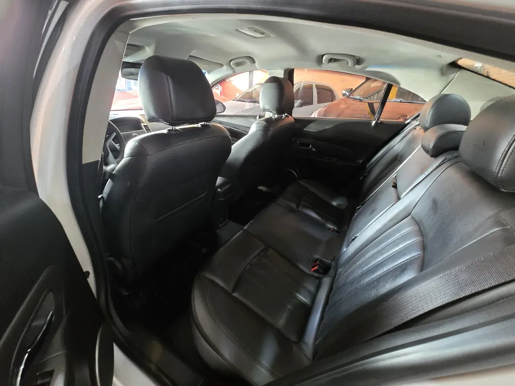 CHEVROLET Cruze Sedan - Foto