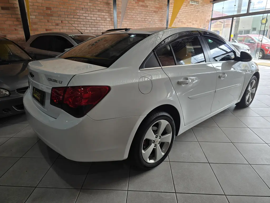 CHEVROLET Cruze Sedan - Foto