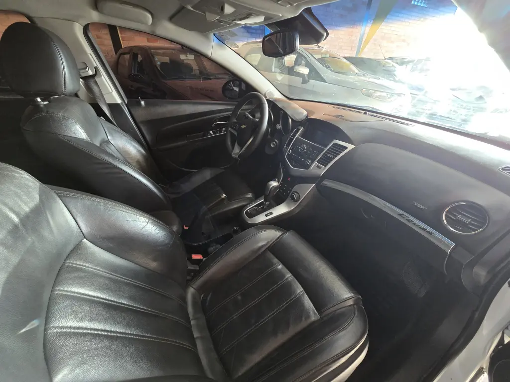 CHEVROLET Cruze Sedan - Foto