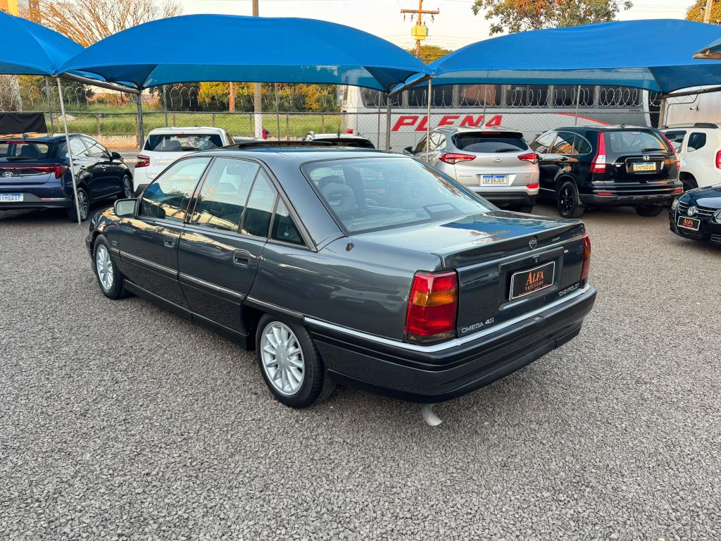 CHEVROLET Omega - Foto