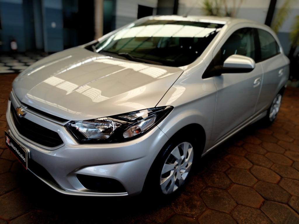 CHEVROLET Onix Hatch - Foto