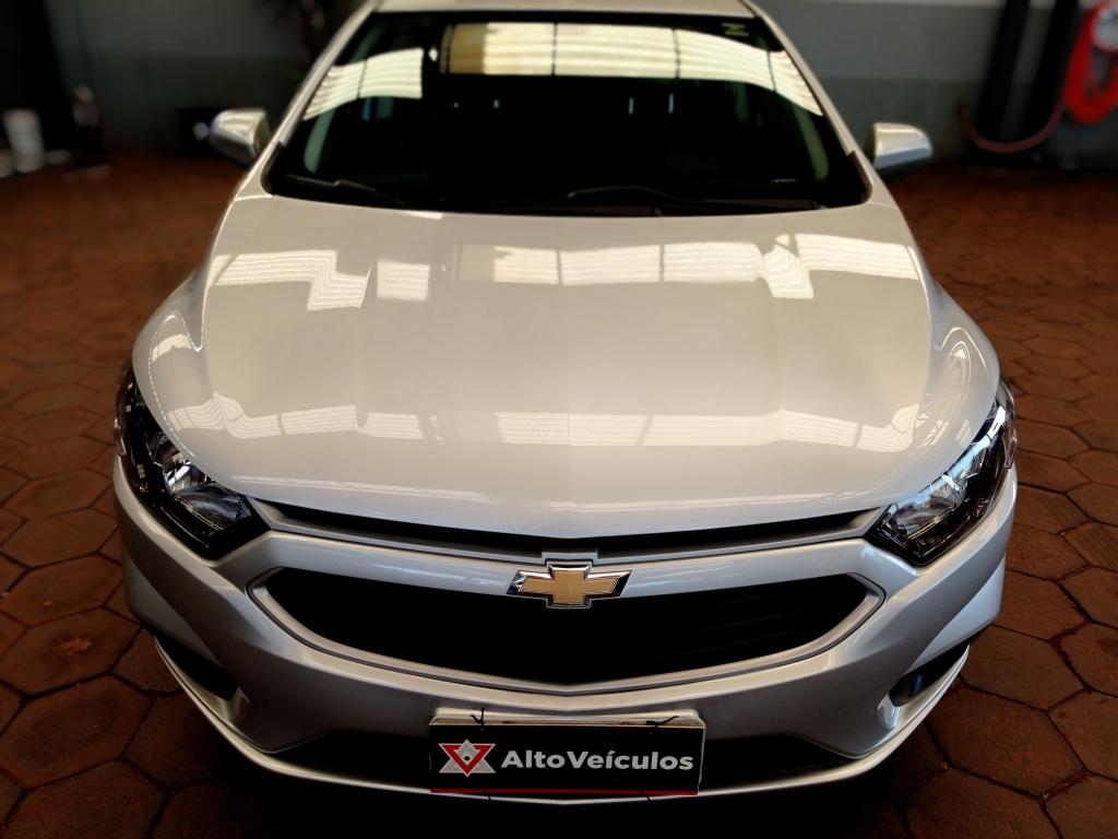 CHEVROLET Onix Hatch - Foto