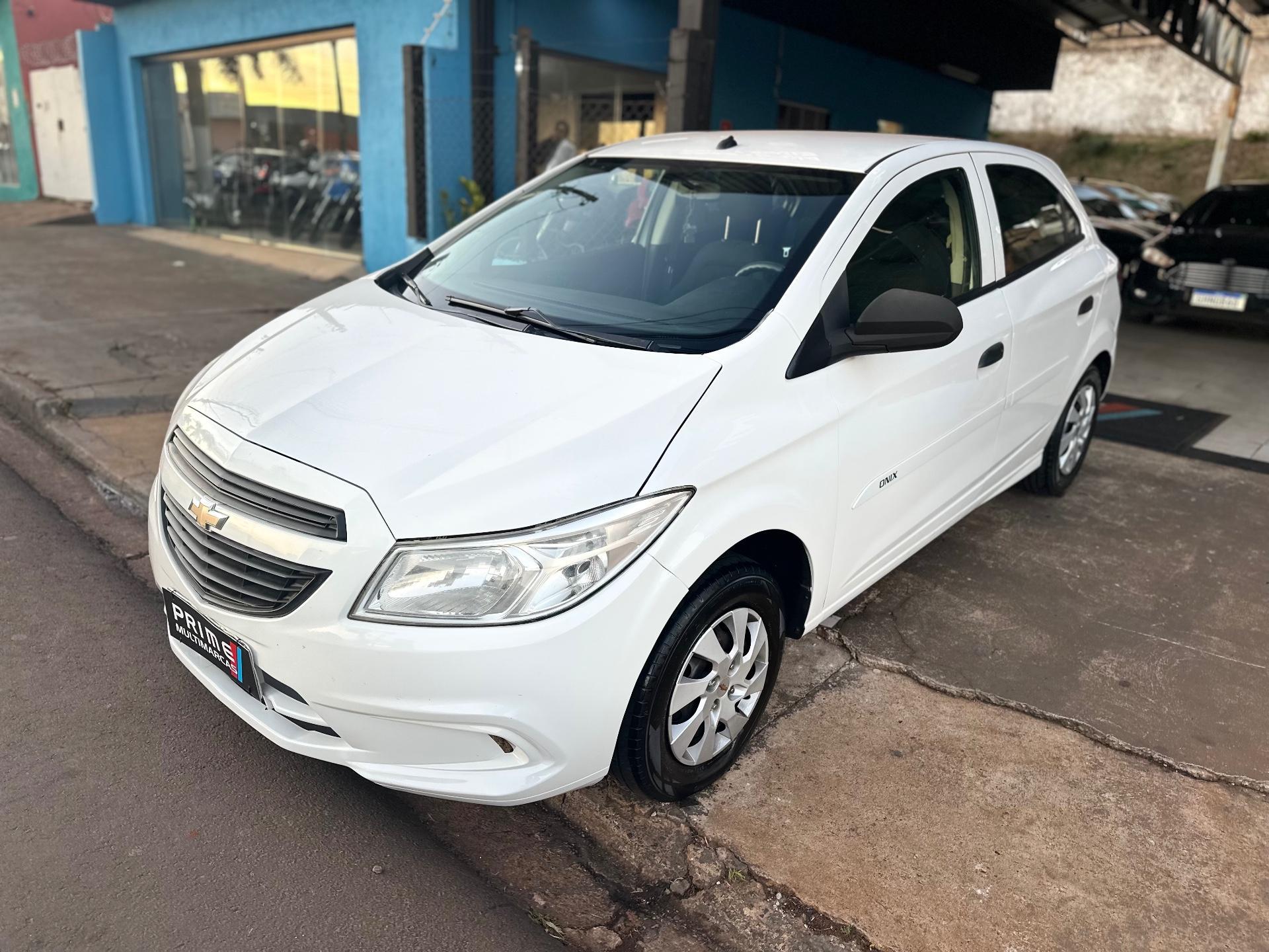 CHEVROLET Onix Hatch - Foto