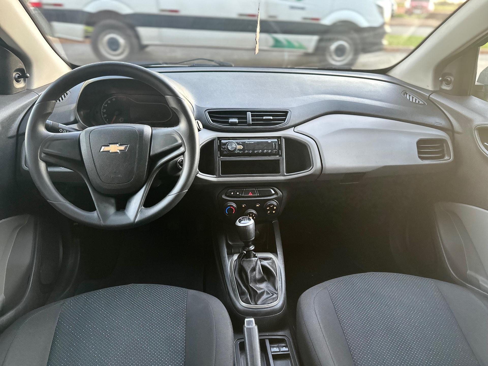 CHEVROLET Onix Hatch - Foto