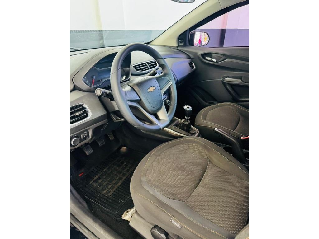 CHEVROLET Onix Hatch - Foto