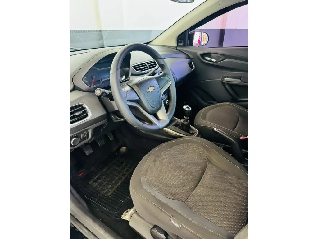 CHEVROLET Onix Hatch - Foto