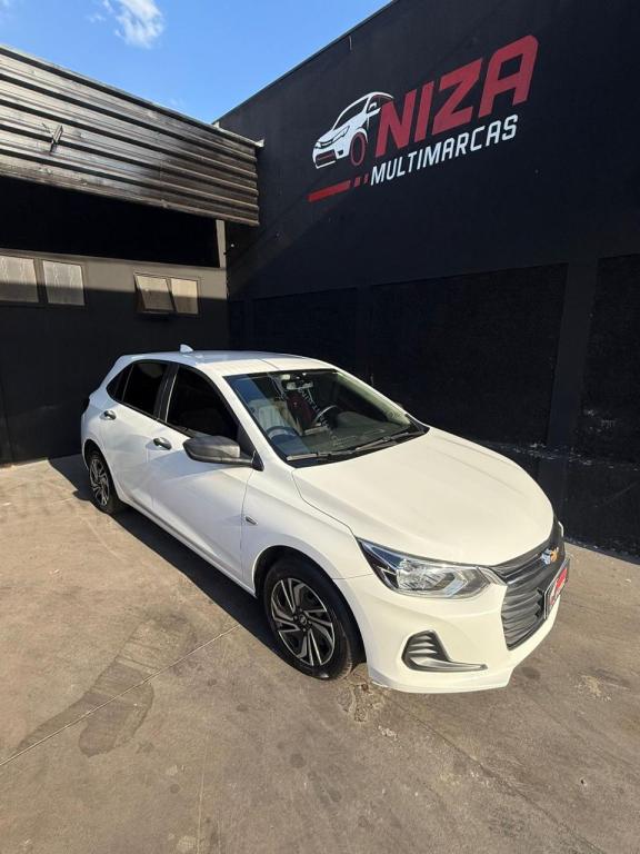 CHEVROLET Onix Hatch - Foto
