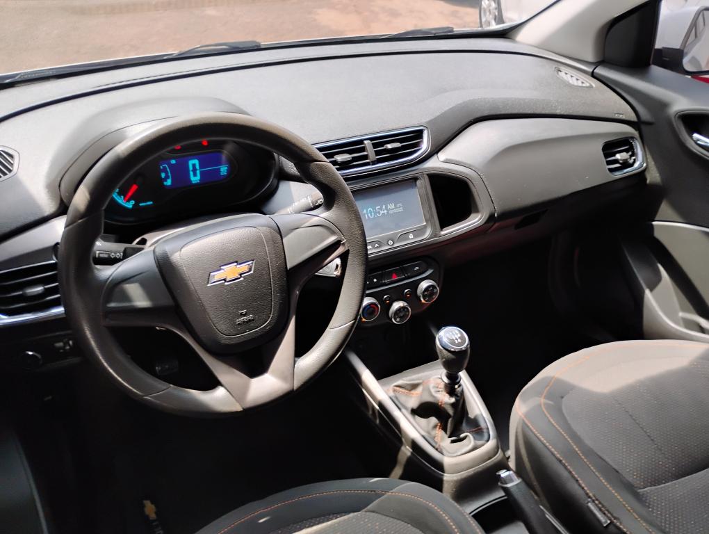 CHEVROLET Onix Hatch - Foto