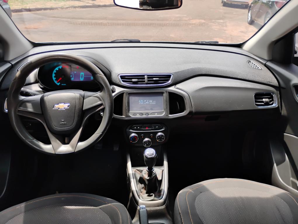 CHEVROLET Onix Hatch - Foto