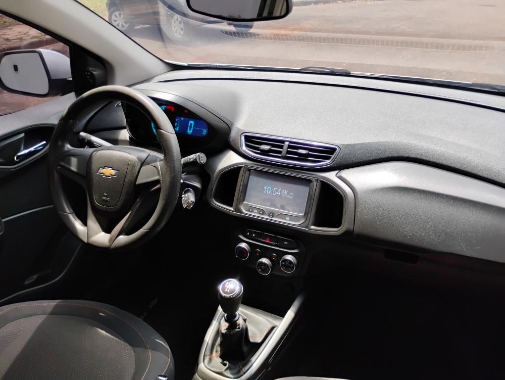 CHEVROLET Onix Hatch - Foto