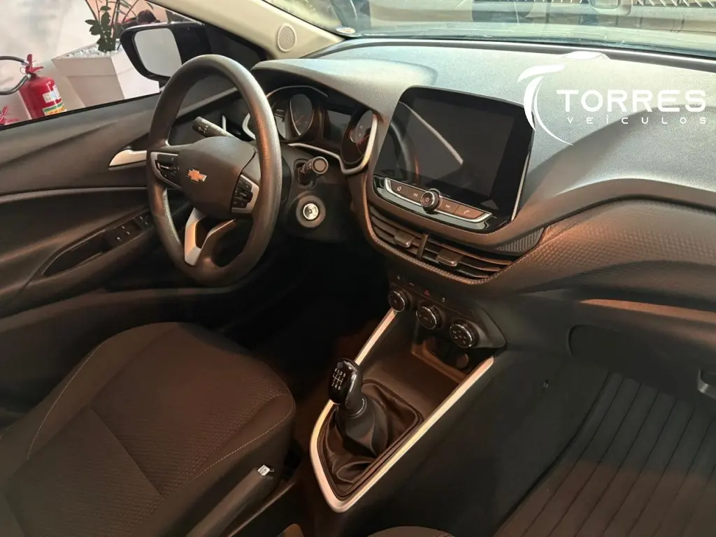 CHEVROLET Onix Hatch - Foto