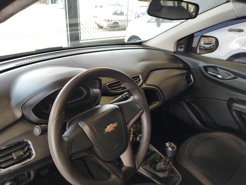 CHEVROLET Onix Hatch - Foto