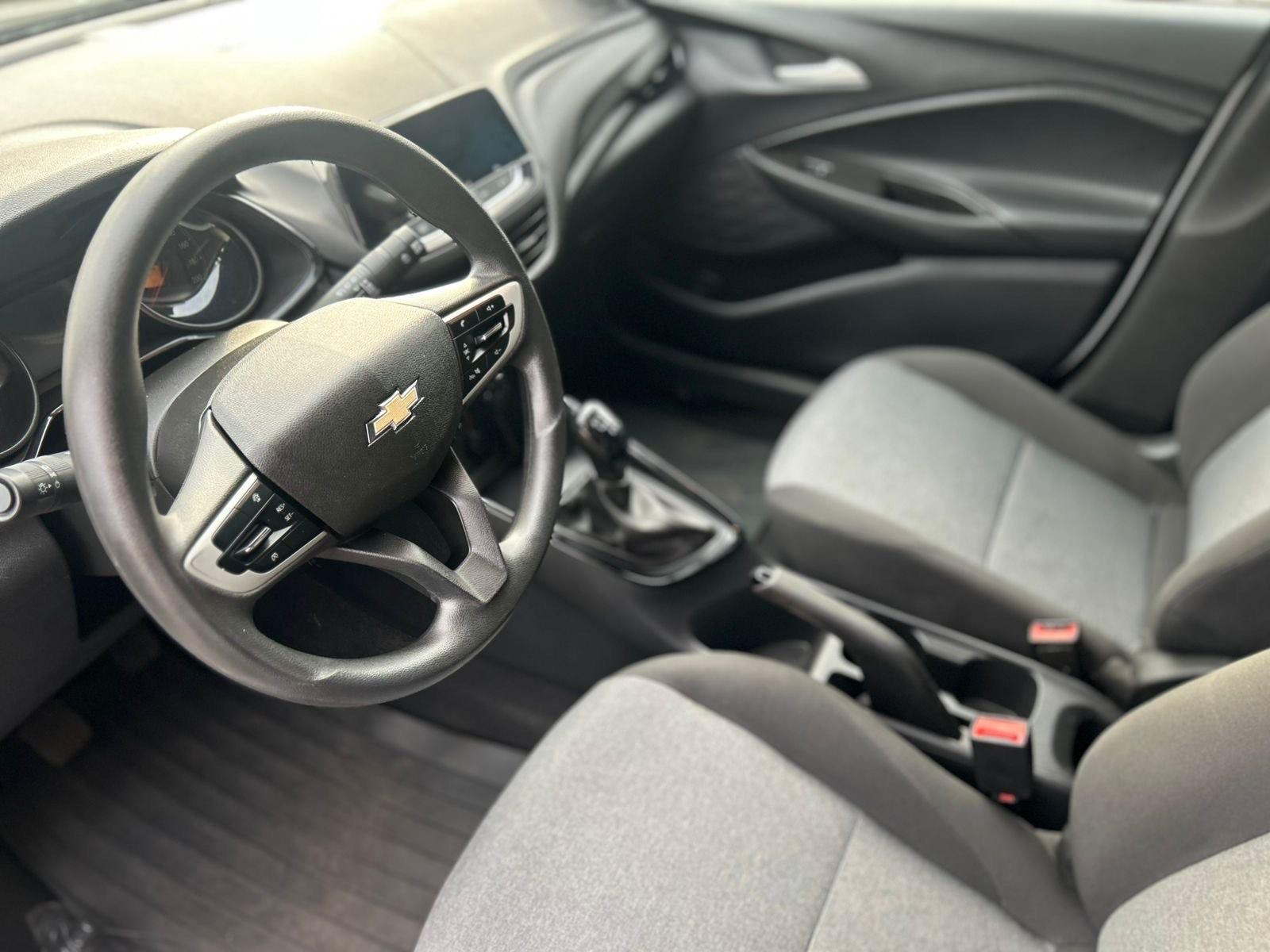 CHEVROLET Onix Hatch - Foto