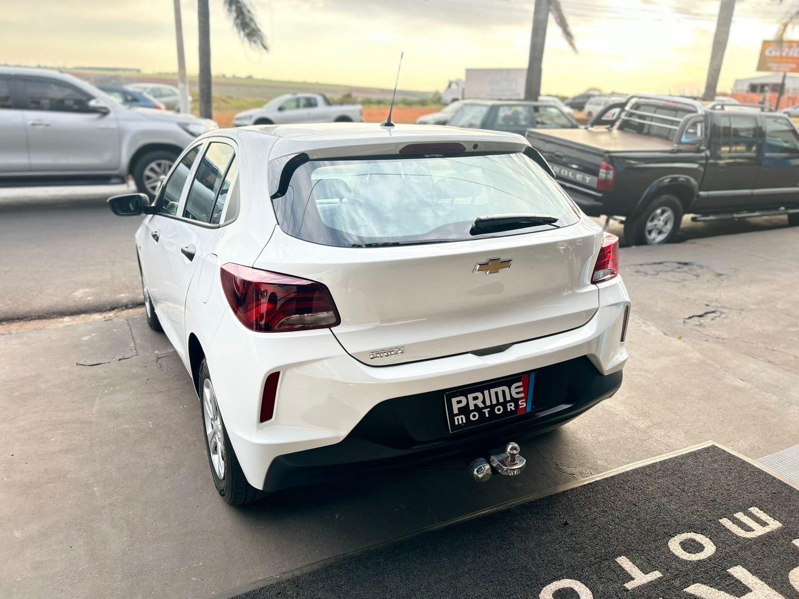 CHEVROLET Onix Hatch - Foto